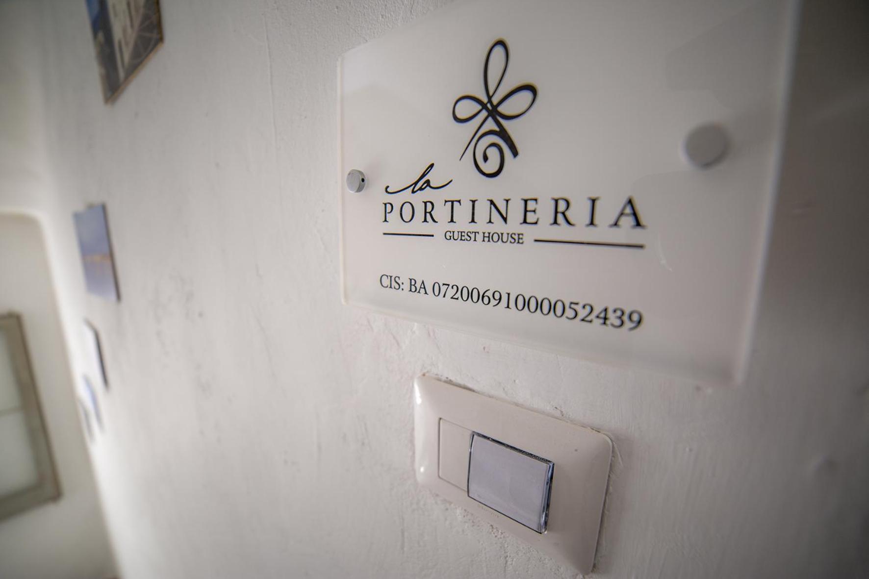 La Portineria Guest House Бари Экстерьер фото