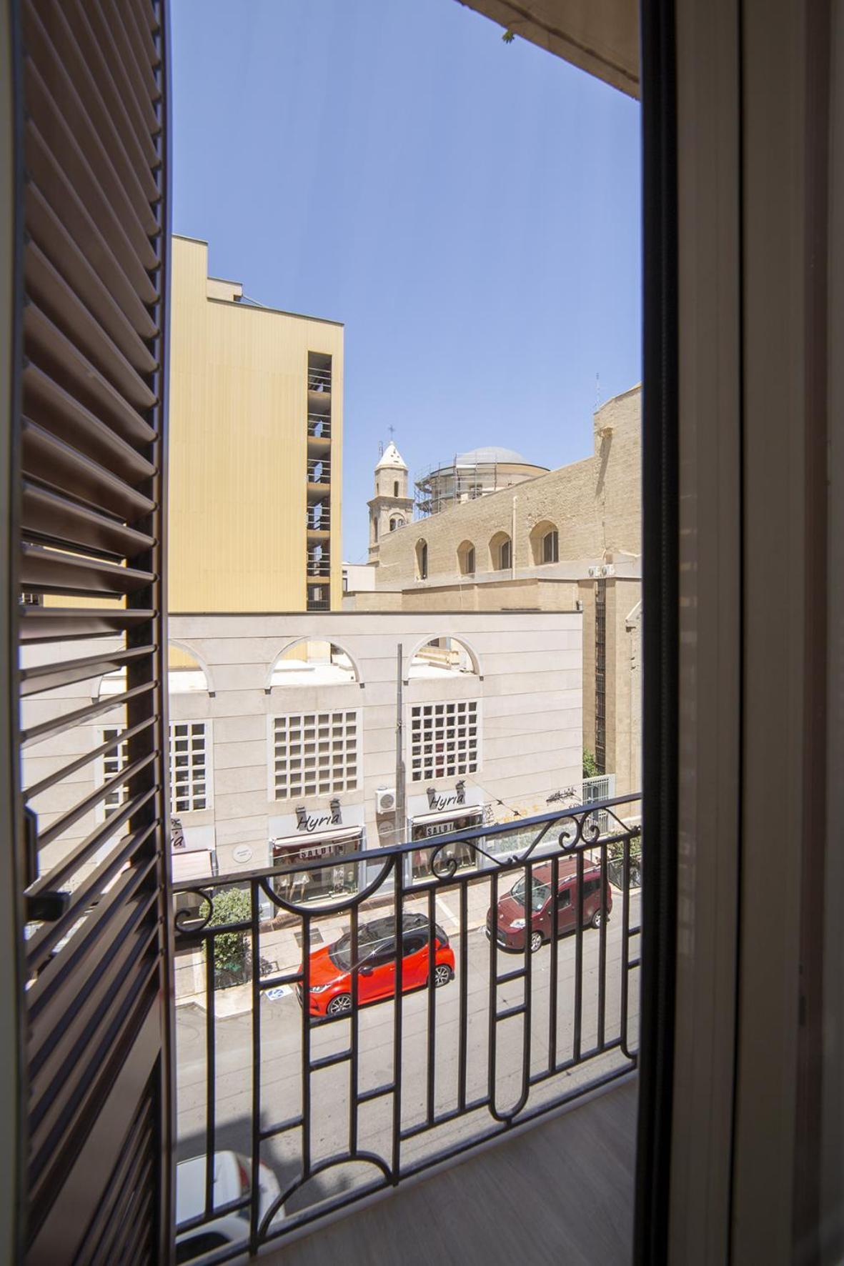 La Portineria Guest House Бари Экстерьер фото